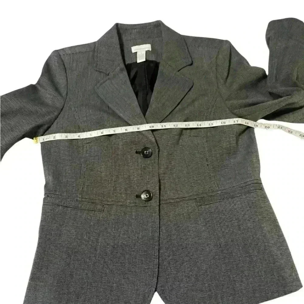 Charter Club Women’s size 6 black and white the Blaise’s, black buttons. Classic - Picture 7 of 10